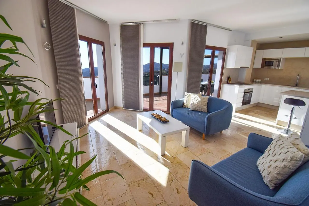 Frigiliana Penthouse: Poolside Retreat with Panoramic Views Apartment Spain