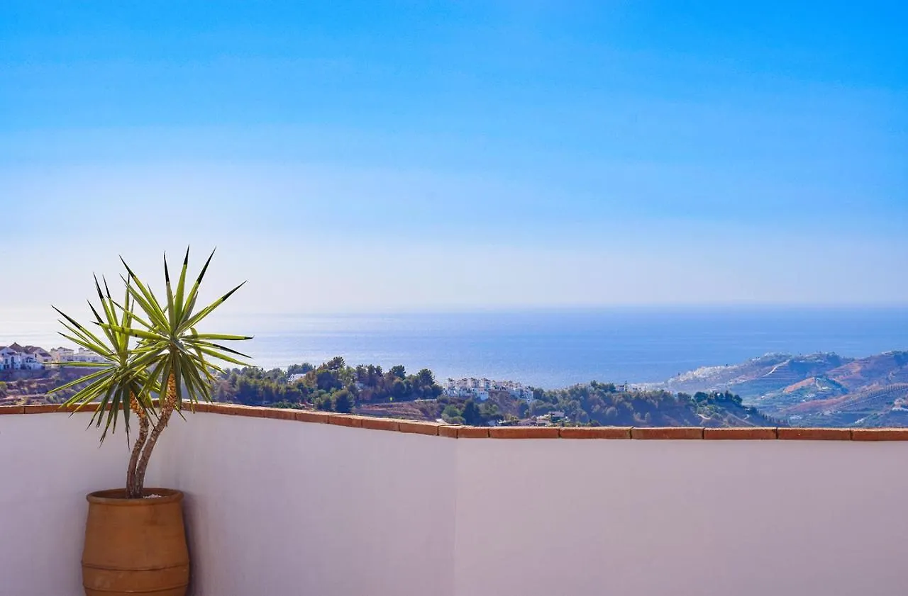 Frigiliana Penthouse: Poolside Retreat with Panoramic Views Apartment Spain