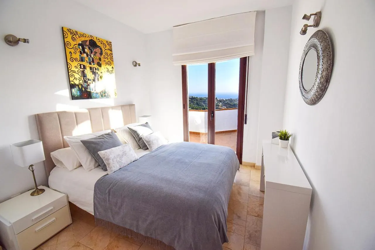 Frigiliana Penthouse: Poolside Retreat with Panoramic Views Apartment Spain