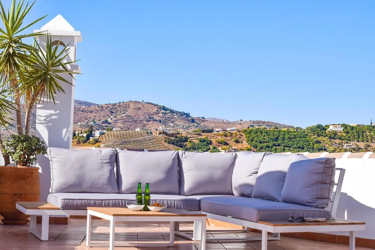 Frigiliana Penthouse: Poolside Retreat with Panoramic Views Apartment 0*,  Spain