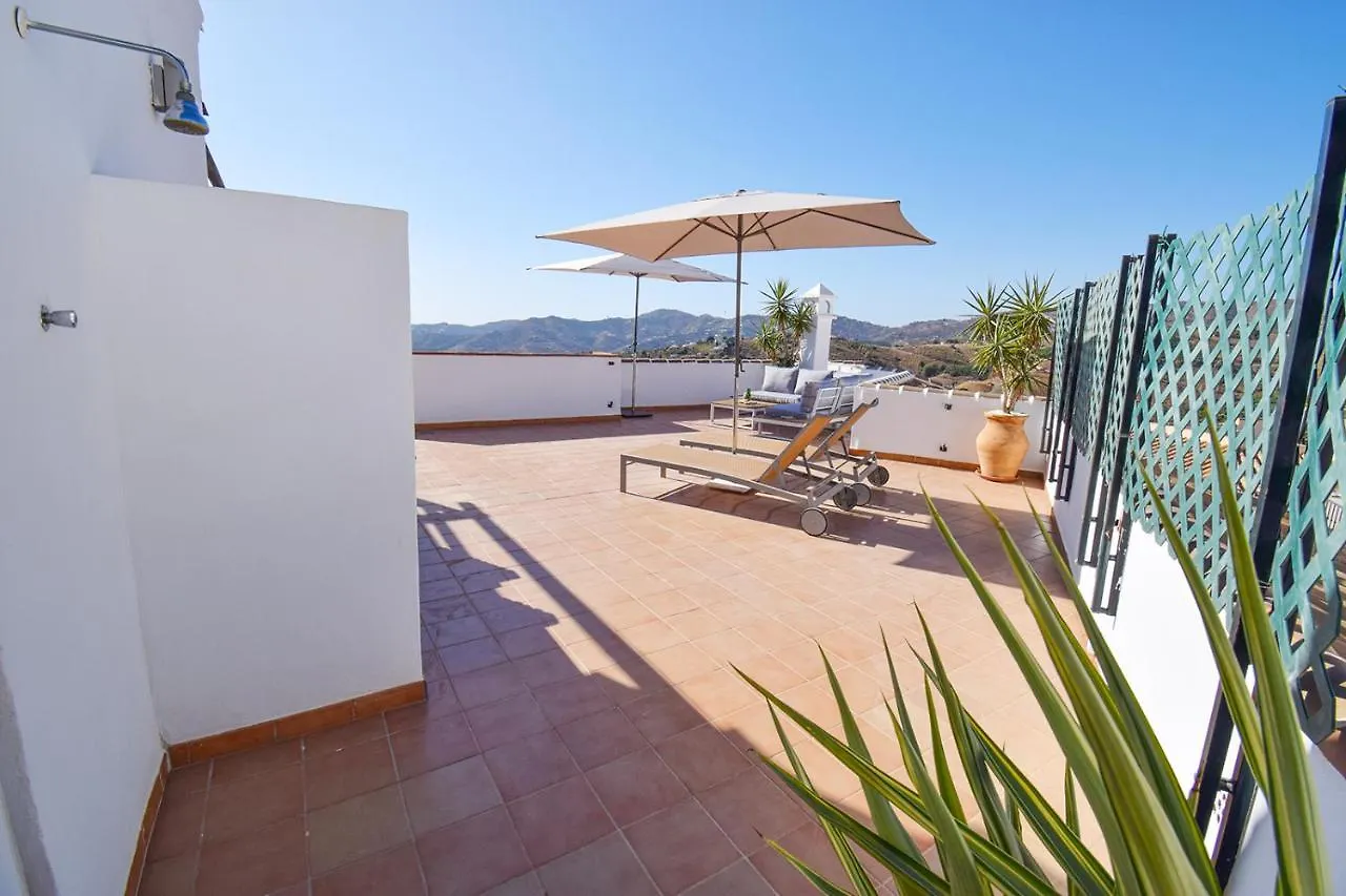 Penthouse 17A, Frigiliana 2 Bedroom, Pool, Large Terrace And Amazing Views In The Center Of Frigiliana Hansonholiday Rentals Apartman